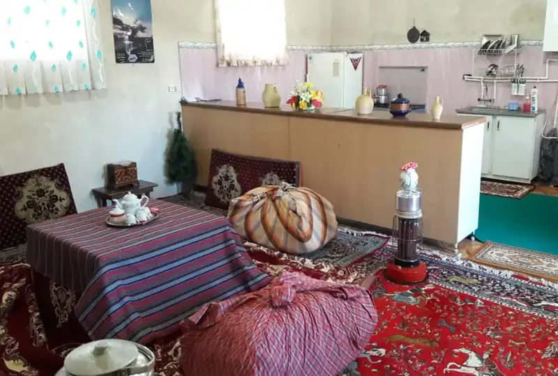 فضای سنتی داخل اقامتگاه بوم گردی شیز - آذربایجان غربی - تکاب