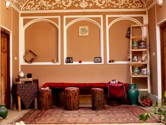 فضای سنتی اقامتگاه بوم گردی نارنجستان یزد